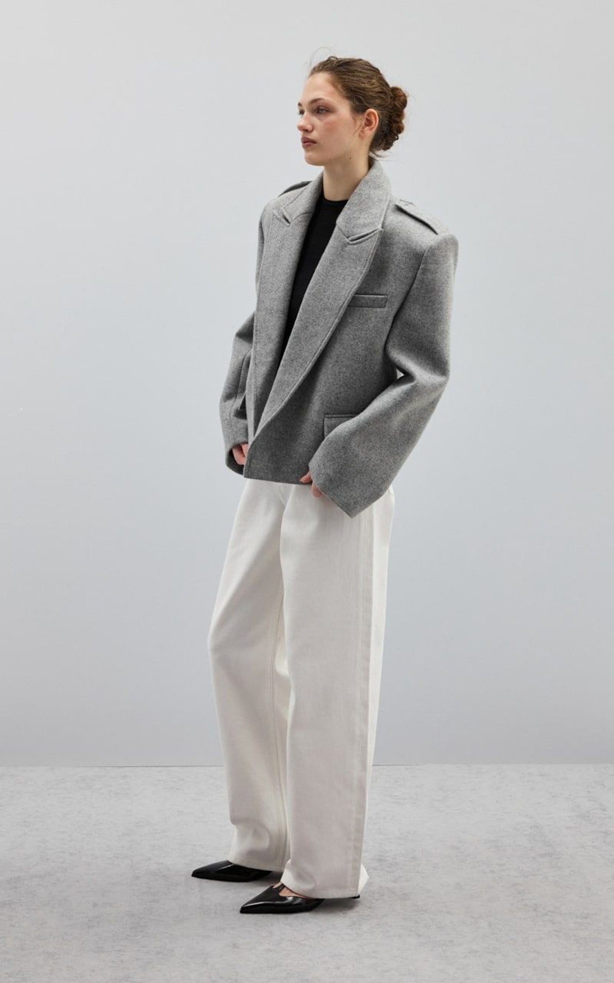 Oversized Grey Wool Blazer – Structured Minimalist Jacket