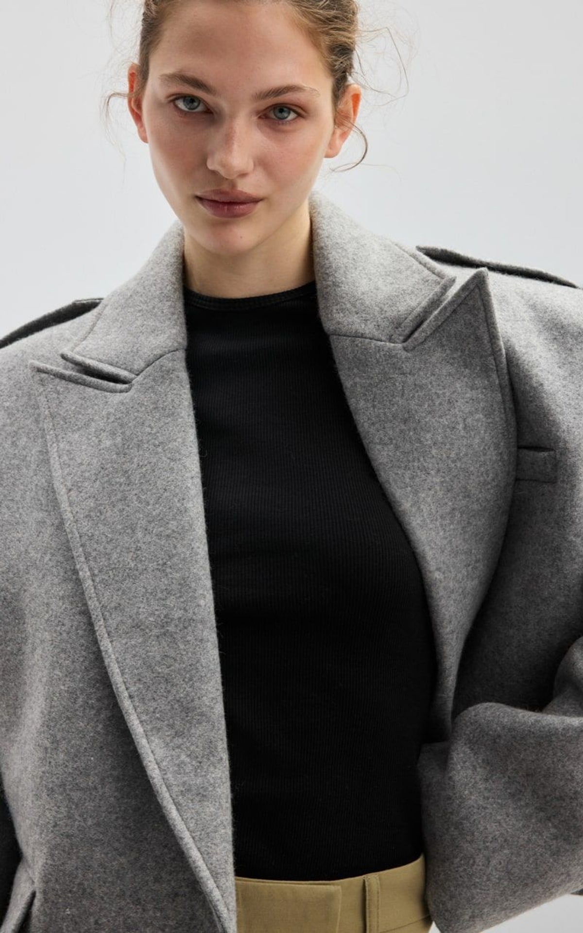 Oversized Grey Wool Blazer – Structured Minimalist Jacket