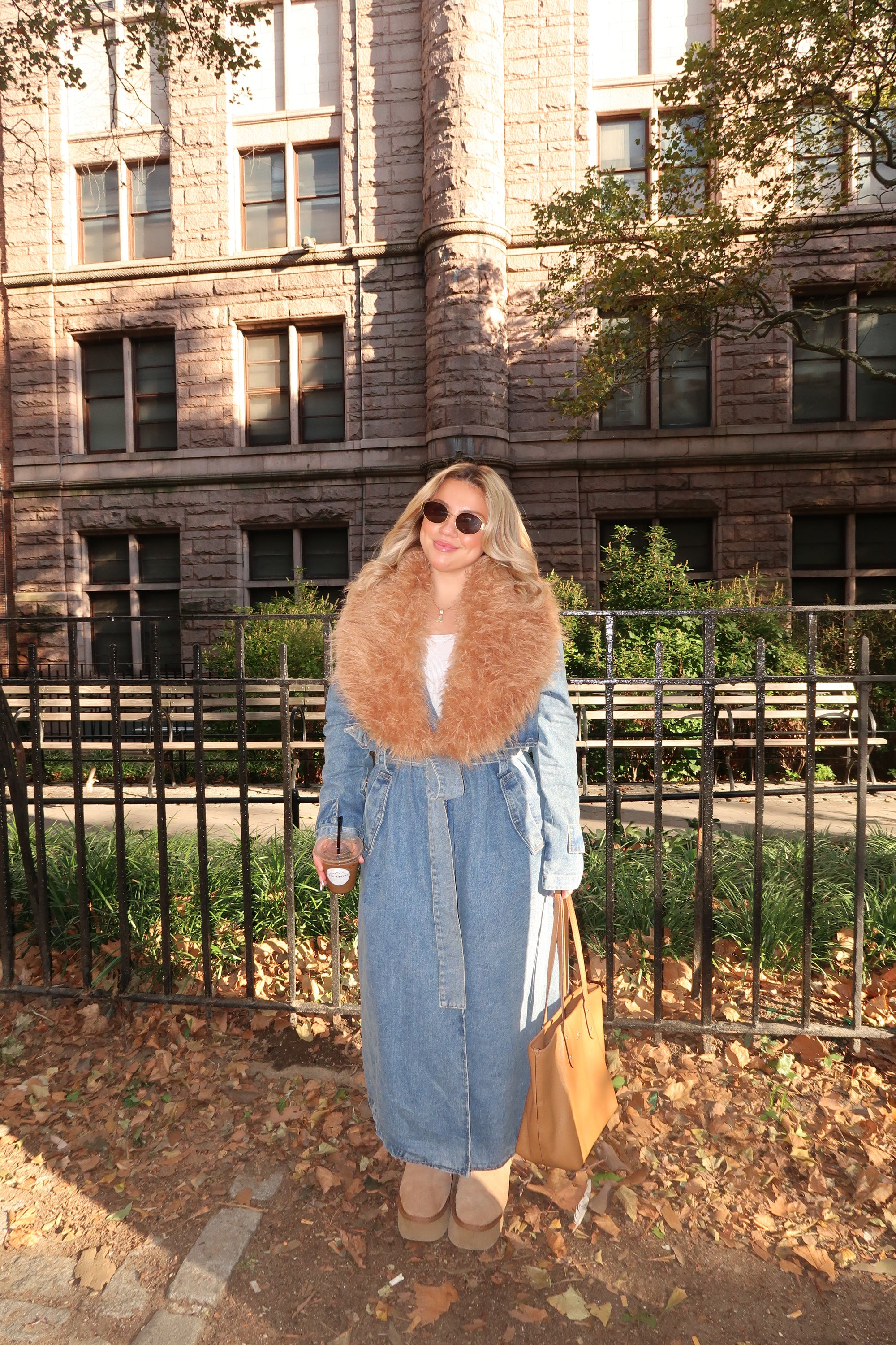 Women’s Long Denim Coat with Oversized Faux Fur Collar – Luxe 2025 Outerwear