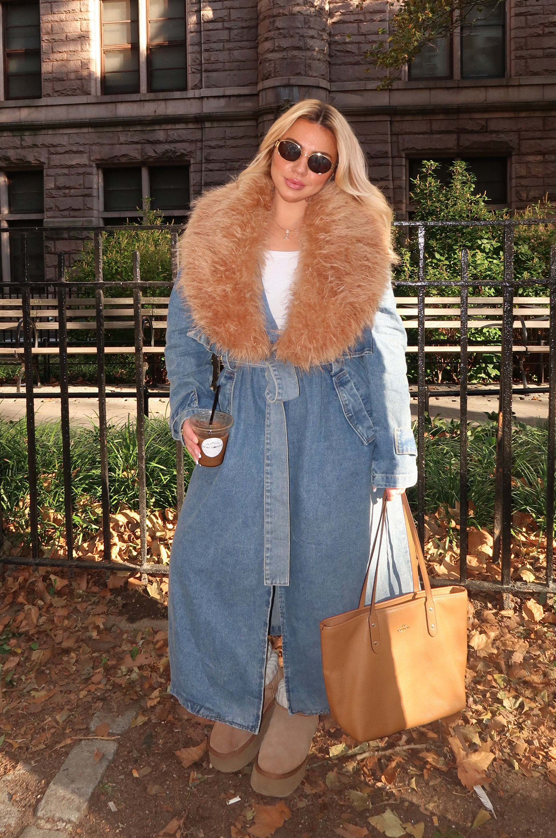 Women’s Long Denim Coat with Oversized Faux Fur Collar – Luxe 2025 Outerwear