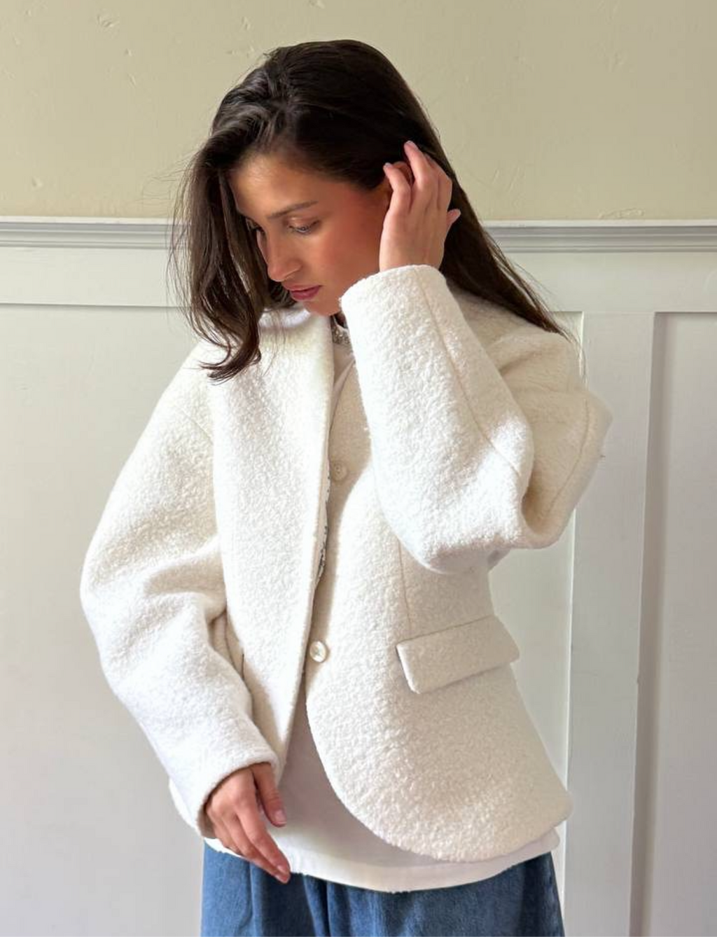 Cropped Wool-Blend Textured Jacket – Cream White